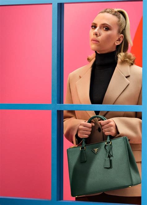 scarlett johansson Prada